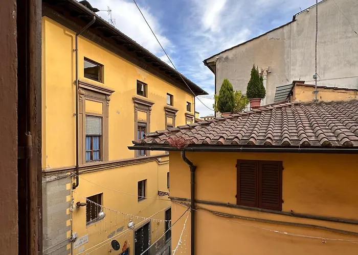 Flora Apartment